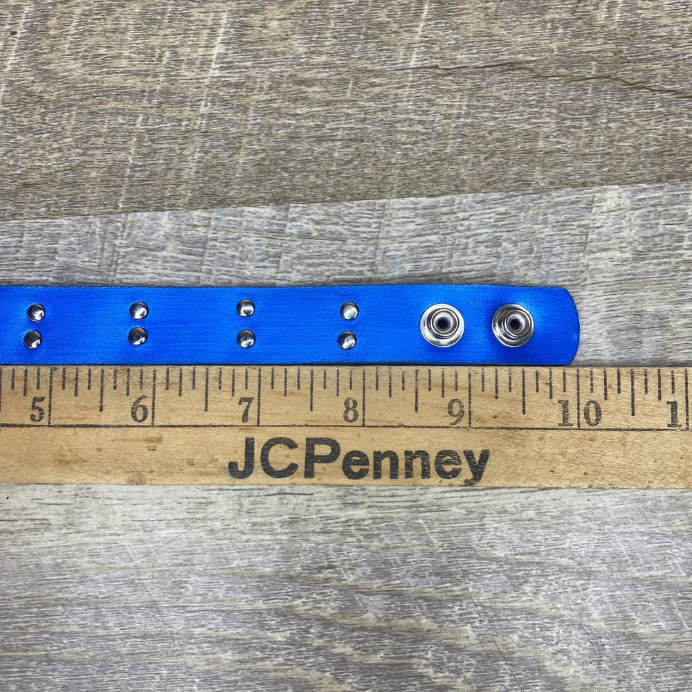 Blue painted leather bracelet with silver toned tiny rivets handmade jewelry - Picture 5 of 9